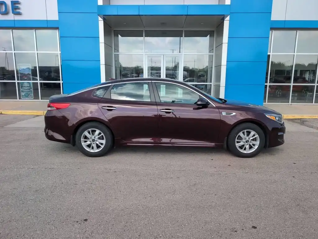 2016 Kia Optima LX AT's photo