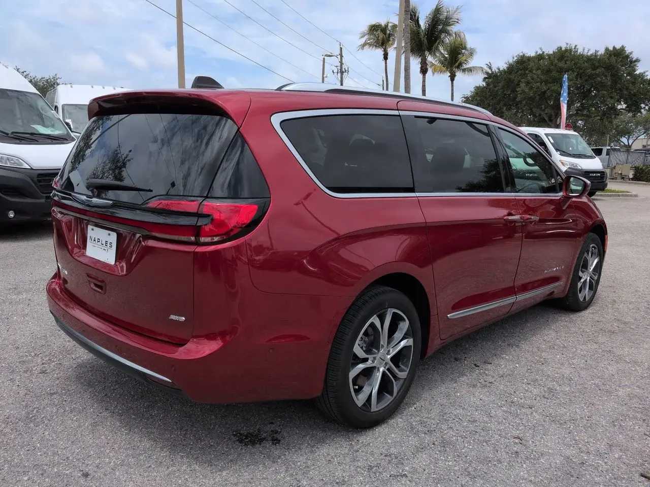 2024 Chrysler Pacifica Pinnacle AWD photo 5