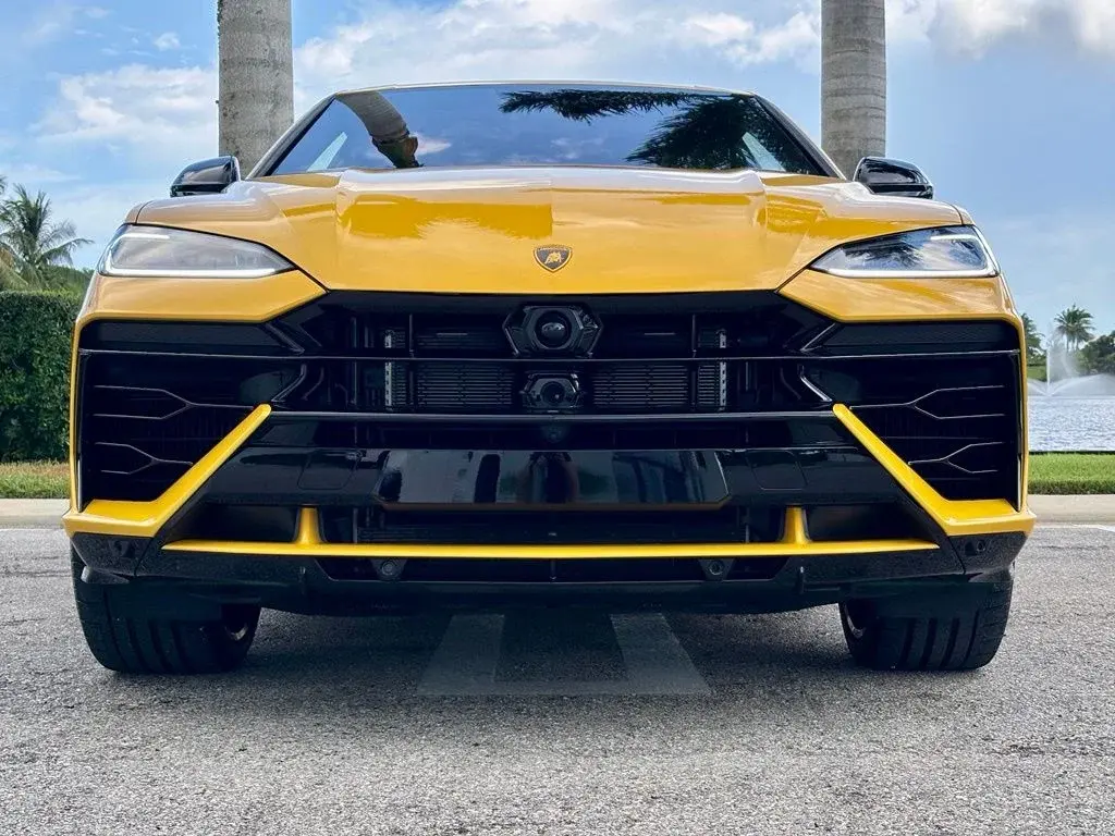 2025 Lamborghini Urus 4.0 V8 PHEV SE photo 3