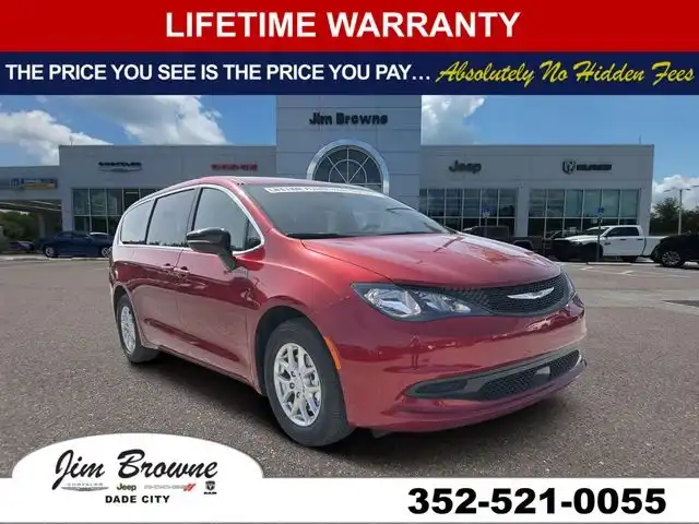 2027 Chrysler Voyager LX's photo