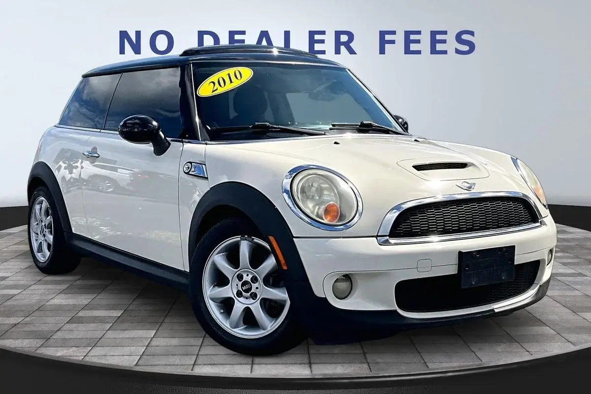 2010 MINI Cooper S photo 3