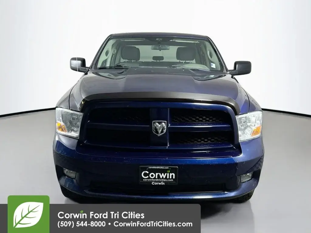 2012 RAM 1500 Express 4x4 Crew Cab photo 4