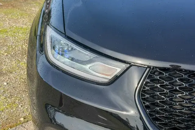2026 Chrysler Pacifica Select AWD photo 5