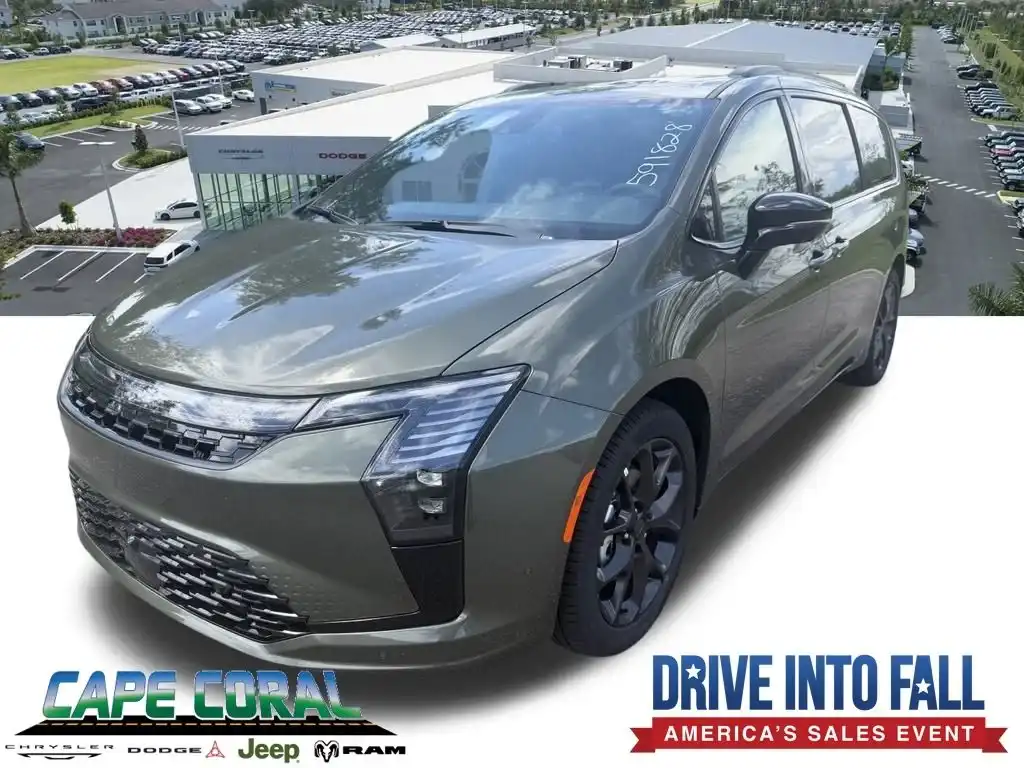 2027 Chrysler Pacifica Limited's photo