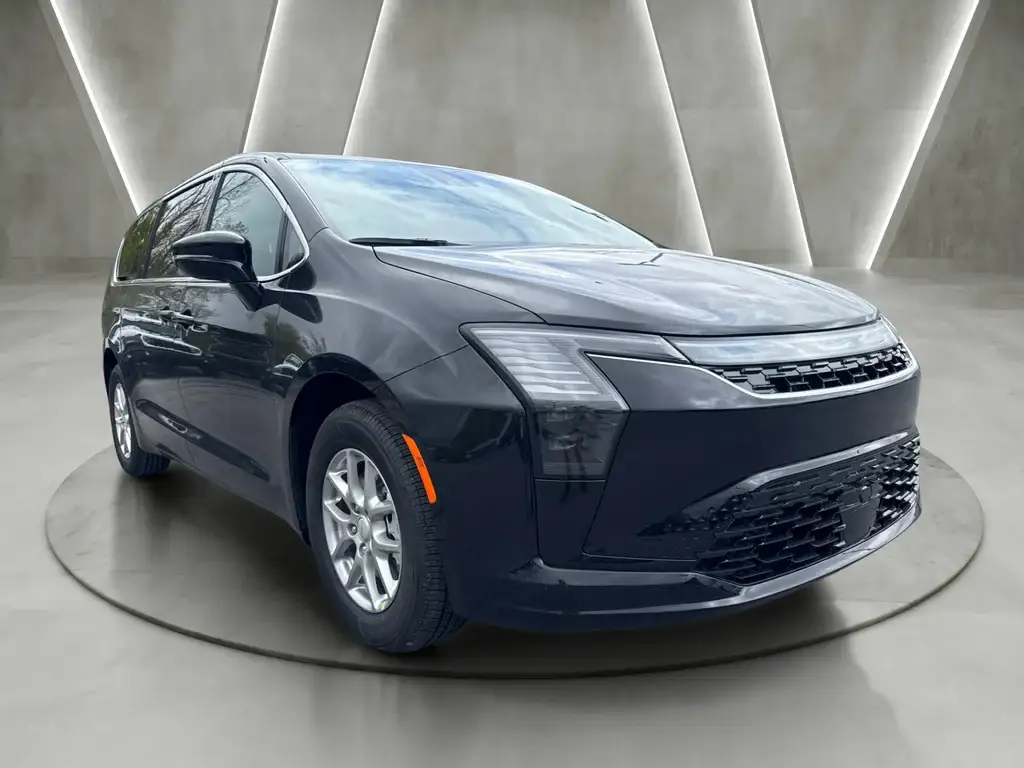 2027 Chrysler Pacifica Select photo 1