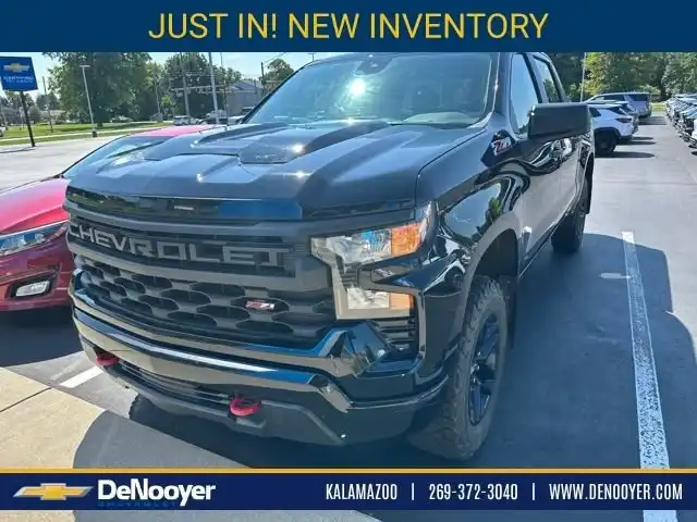 2022 Chevrolet Silverado 1500 Custom Trail Boss 4X4 Crew Cab Short Box's photo