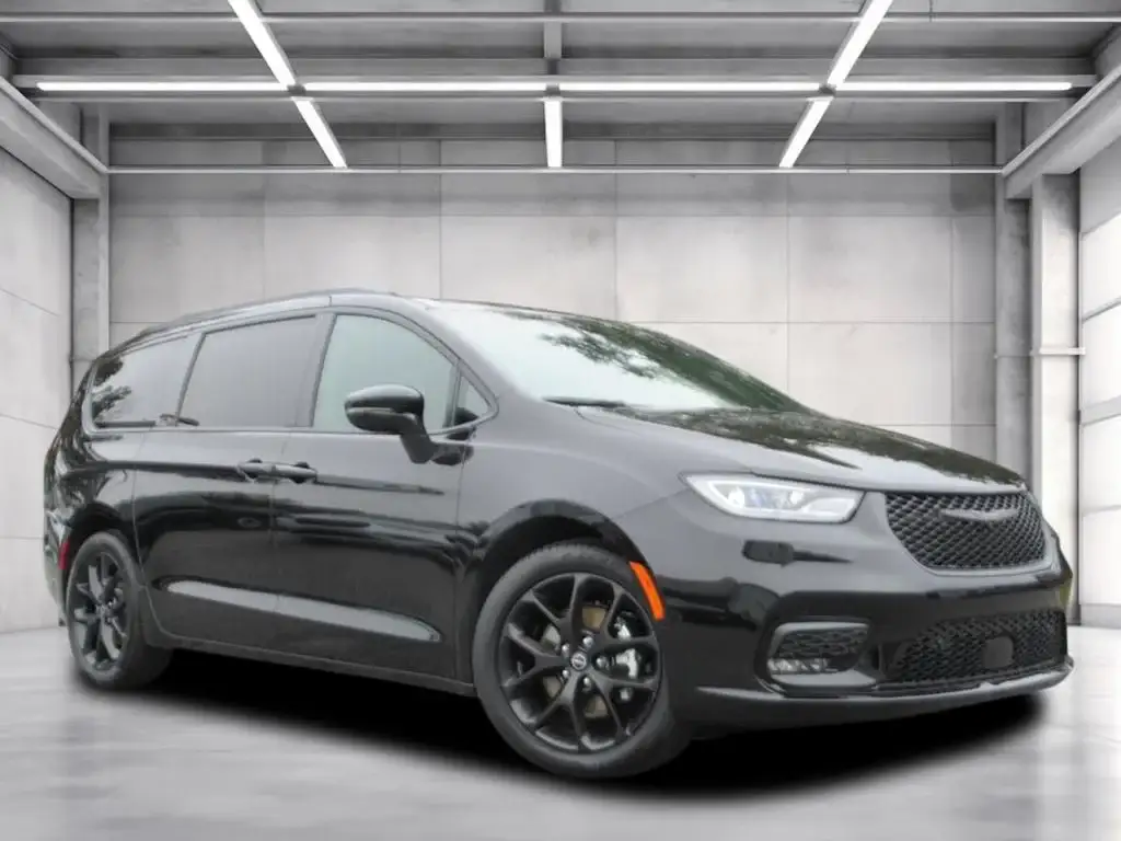 2026 Chrysler Pacifica Select photo 1