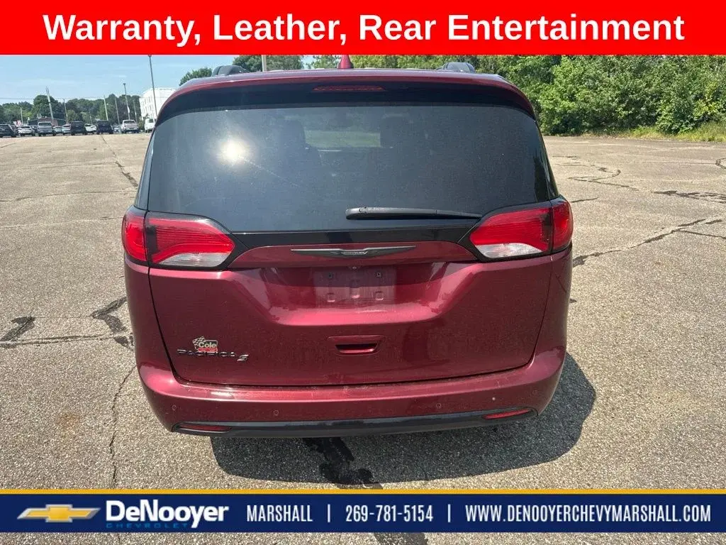 2018 Chrysler Pacifica Touring L Plus photo 4