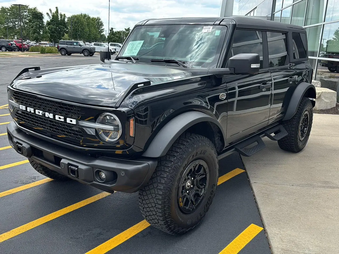2023 Ford Bronco Wildtrak 4x4 photo 3