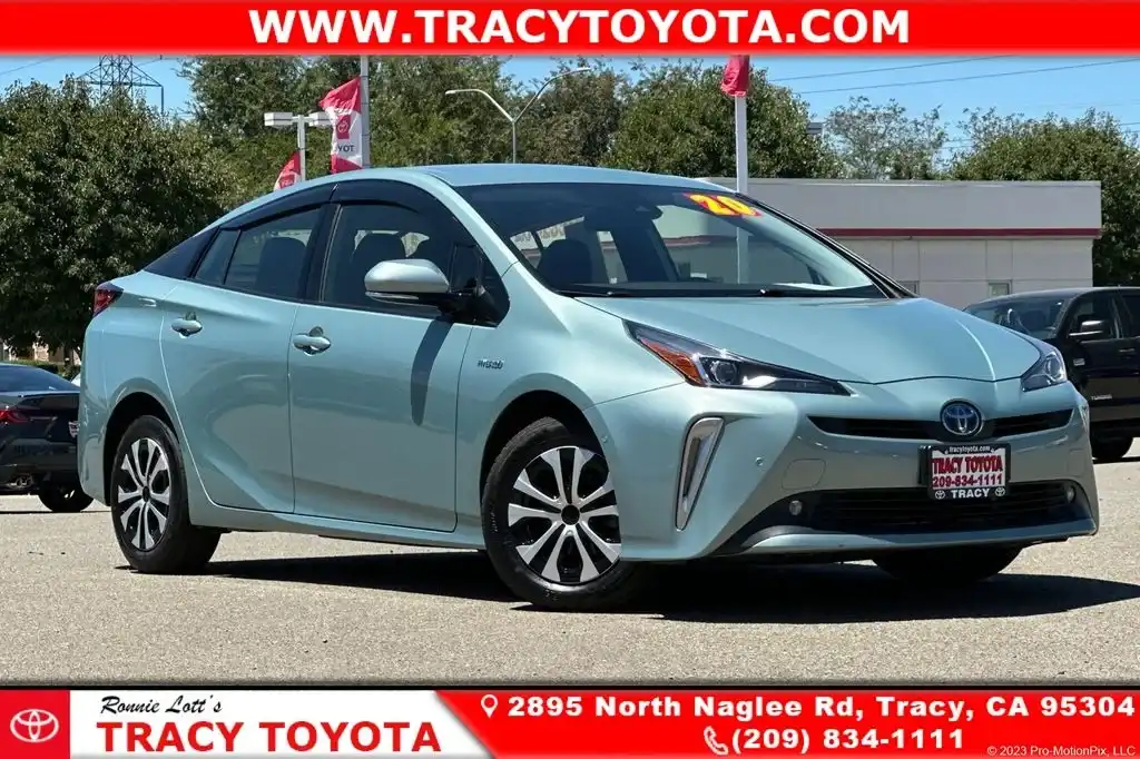 2020 Toyota Prius LE AWD-e's photo