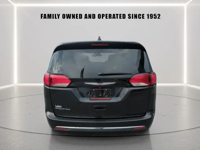 2019 Chrysler Pacifica Touring Plus photo 4