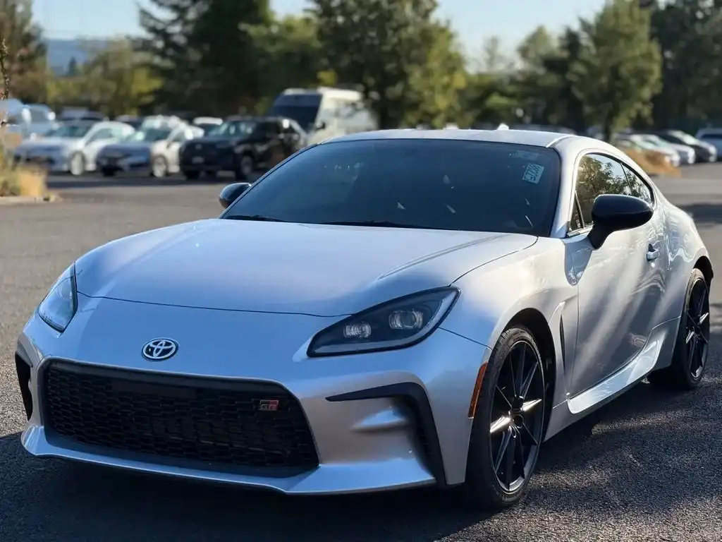 2023 Toyota GR86 Premium's photo