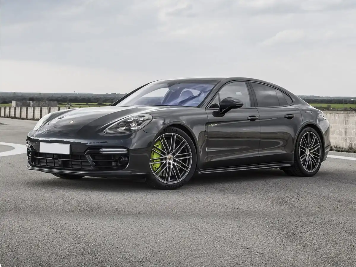 2020 Porsche Panamera 4 E-Hybrid's photo