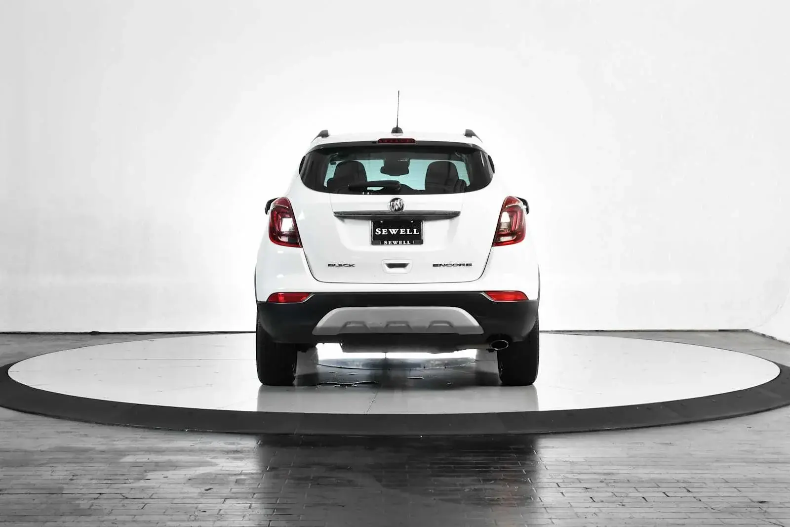 2018 Buick Encore Preferred photo 5