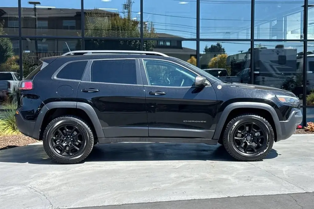 2019 Jeep Cherokee Trailhawk 4X4 photo 3