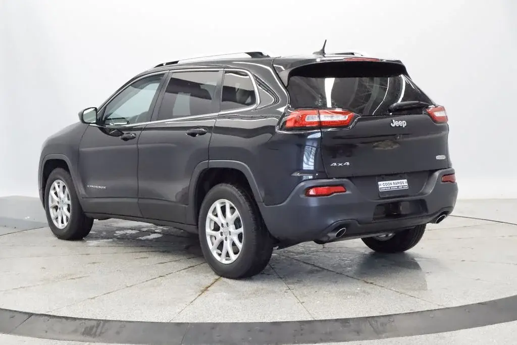 2014 Jeep Cherokee Latitude 4X4 photo 3