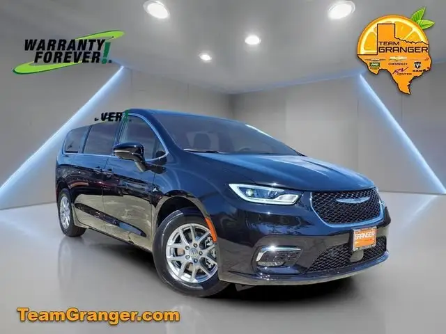 2026 Chrysler Pacifica Select photo 1