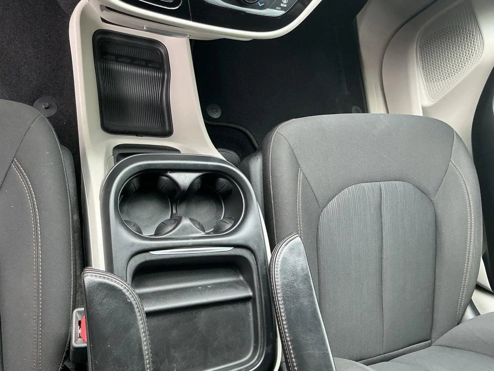 2018 Chrysler Pacifica Touring Plus photo 5