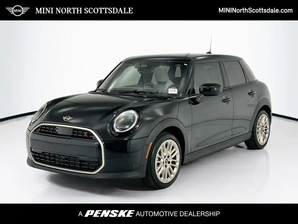 2026 MINI Hardtop Cooper S Signature's photo