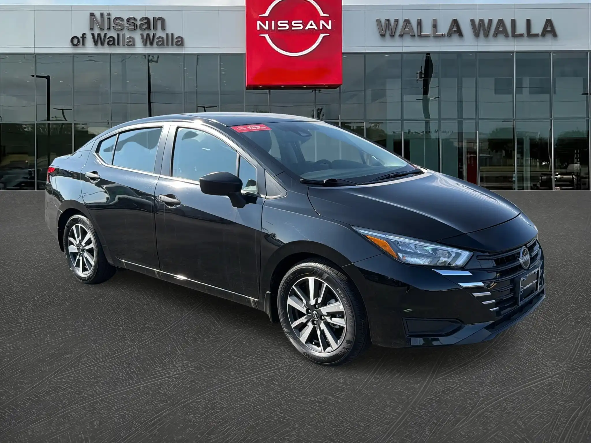 2025 Nissan Versa 1.6 S CVT's photo