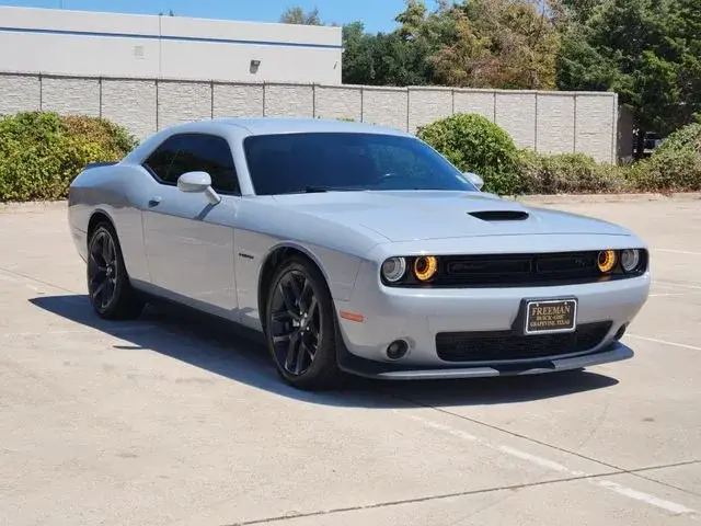 2021 Dodge Challenger R/T photo 3