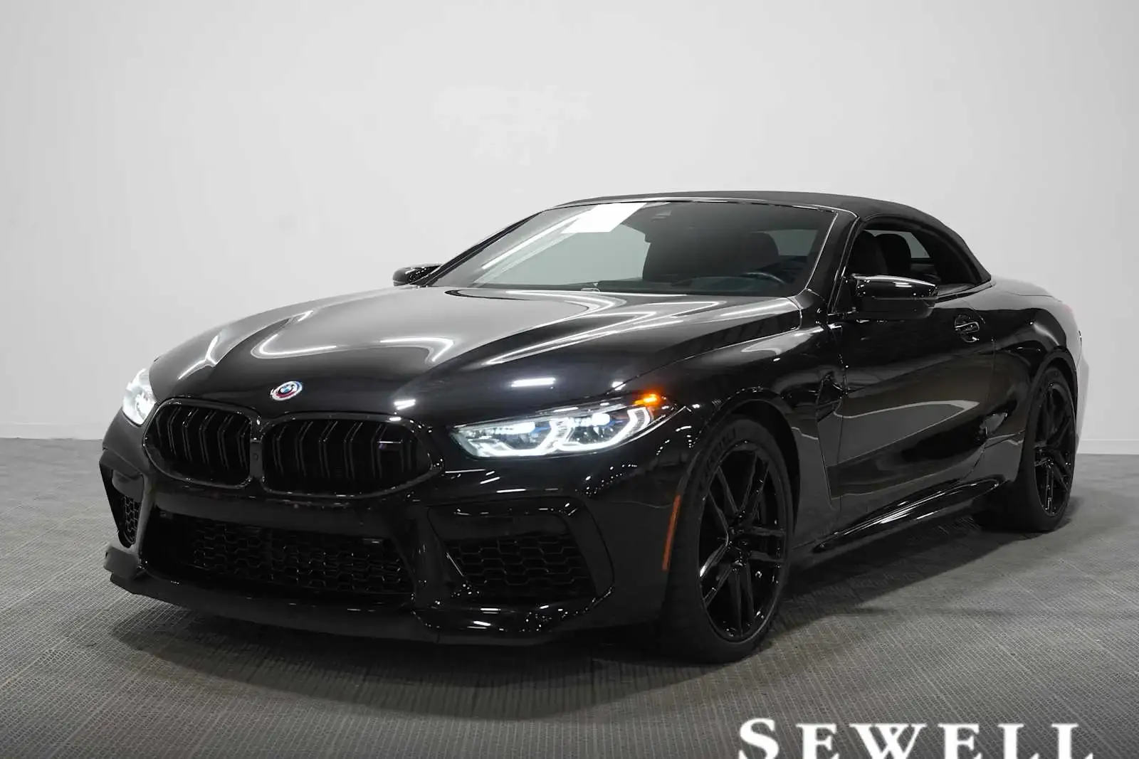 2023 BMW M8 Competition photo 1