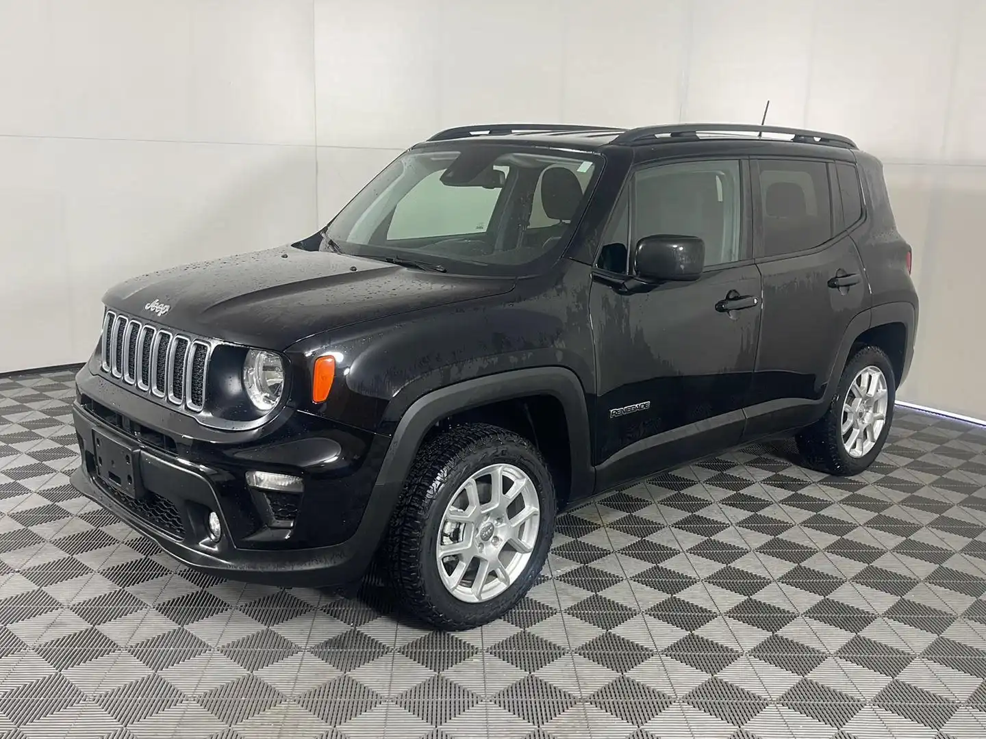 2023 Jeep Renegade Latitude 4x4's photo