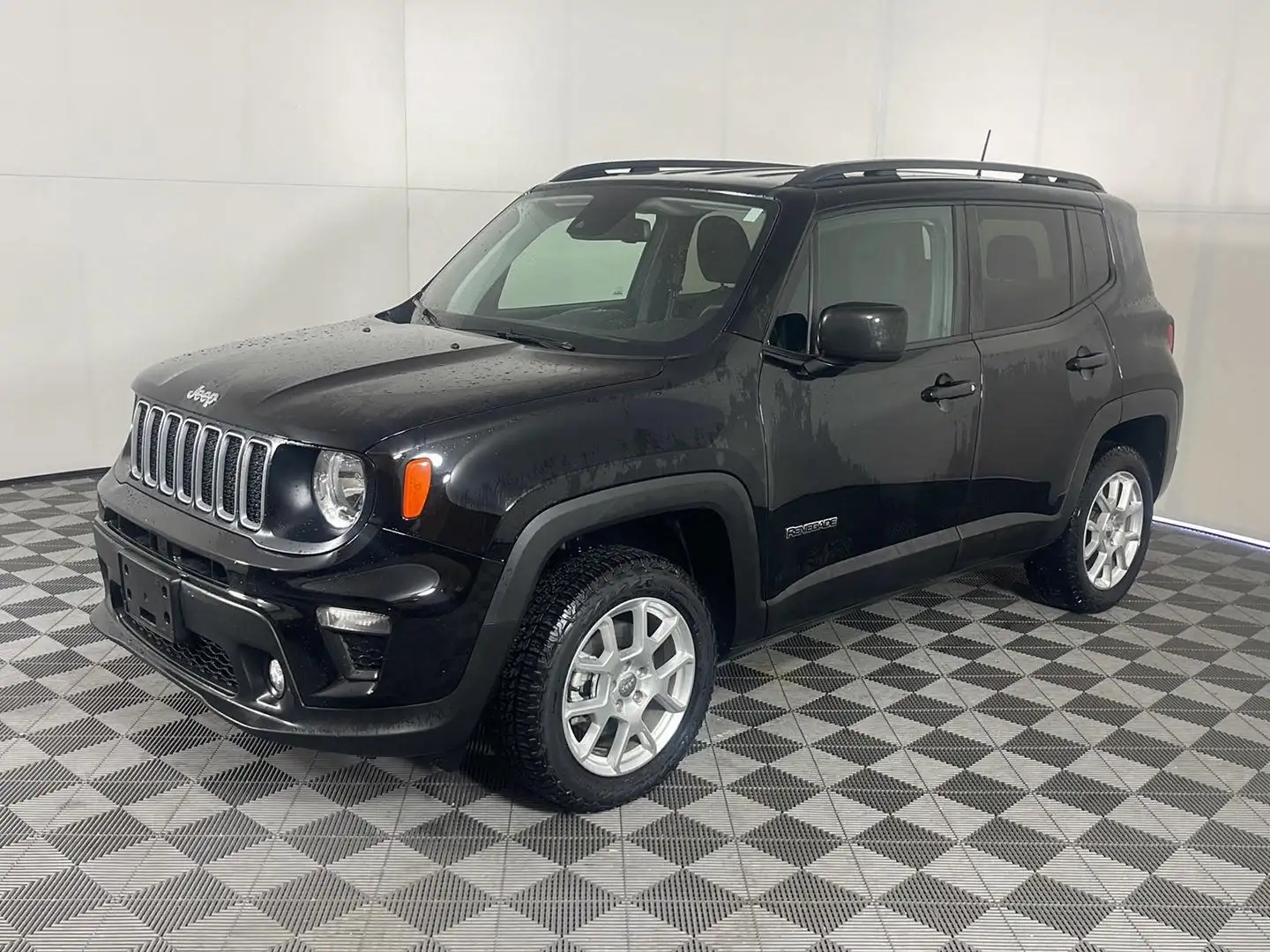 2023 Jeep Renegade Latitude 4x4's photo