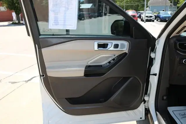 2020 Ford Explorer Platinum 4WD photo 5
