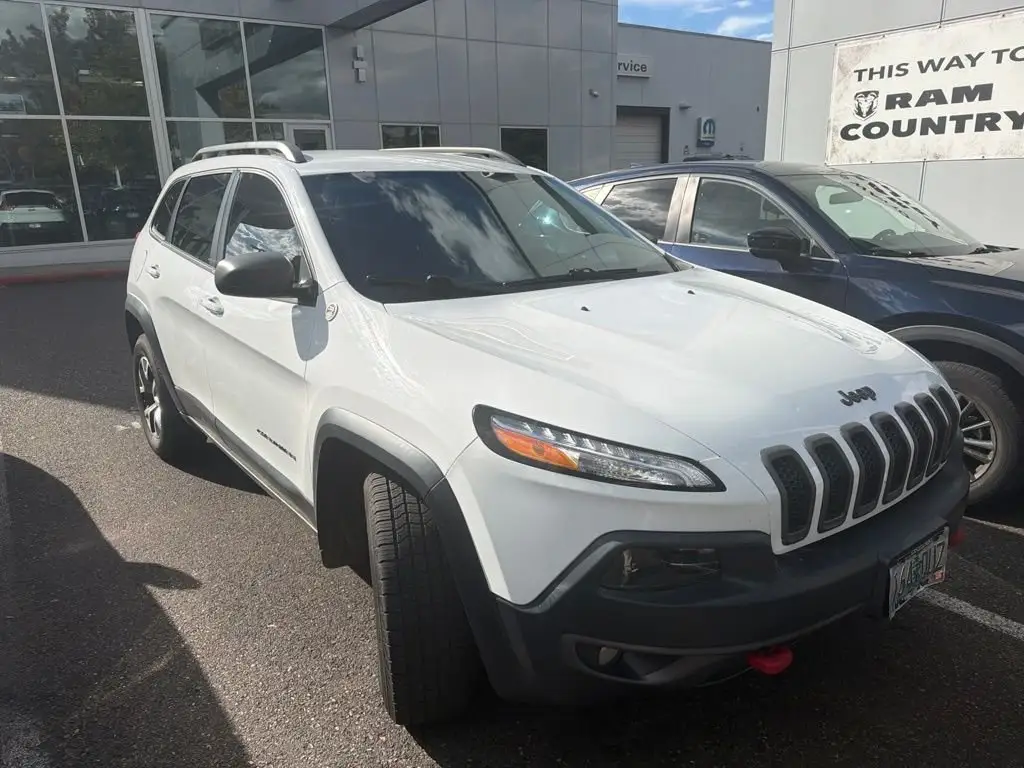 2015 Jeep Cherokee Trailhawk 4WD photo 1