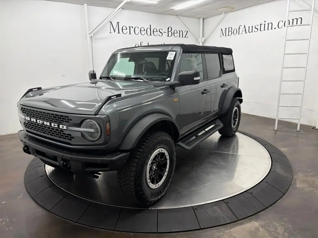 2021 Ford Bronco Badlands 4WD photo 3