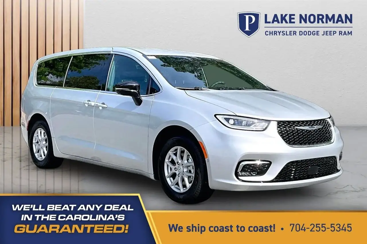 2026 Chrysler Pacifica Select photo 1