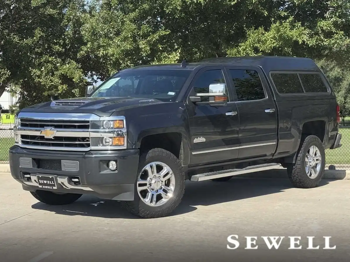 2018 Chevrolet Silverado HD High Country 4WD Crew Cab Standard Box's photo