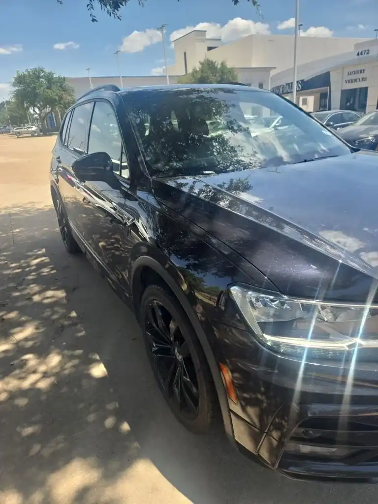 2021 Volkswagen Tiguan 2.0T SE R-Line Black's photo