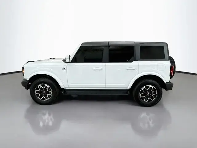 2025 Ford Bronco Outer Banks 4x4 photo 4