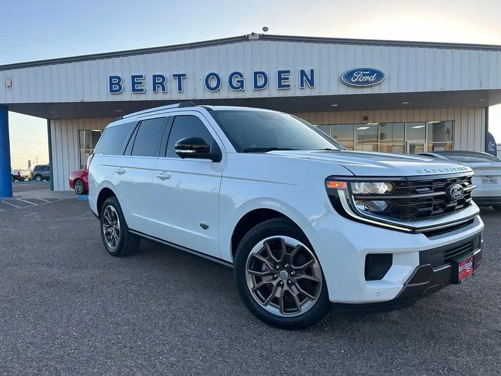 2027 Ford Expedition King Ranch 4X4's photo