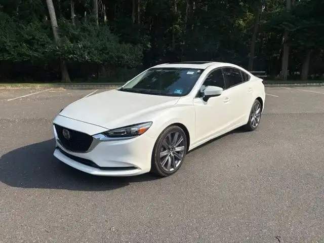 2018 Mazda EZ-6 Touring Auto's photo