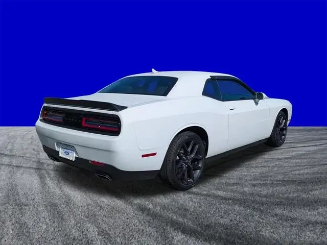 2023 Dodge Challenger SXT Auto photo 4