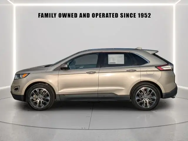 2017 Ford Edge Titanium photo 3