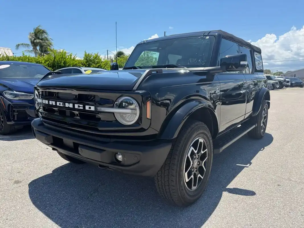 2024 Ford Bronco Outer Banks 4WD's photo
