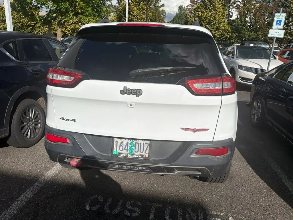 2015 Jeep Cherokee Trailhawk 4WD photo 5