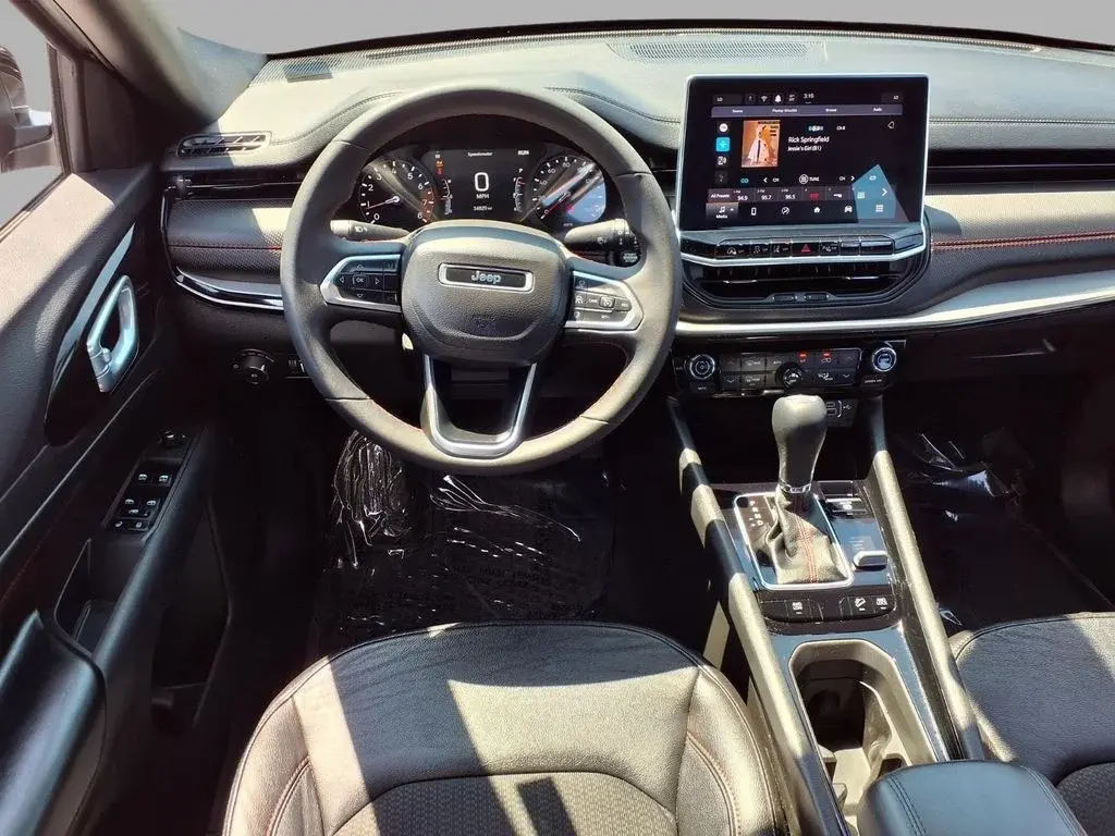 2025 Jeep Compass Trailhawk 4X4 photo 4
