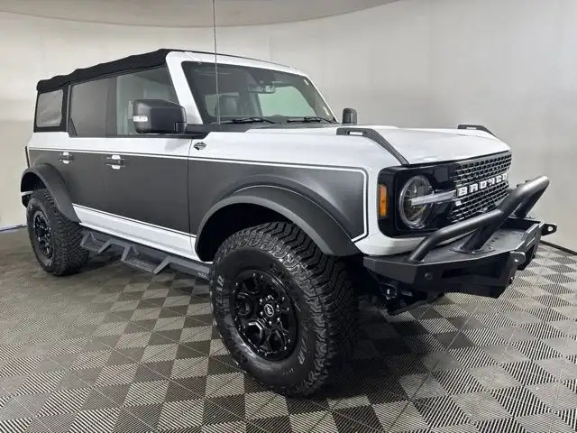 2022 Ford Bronco Wildtrak 4x4 photo 1
