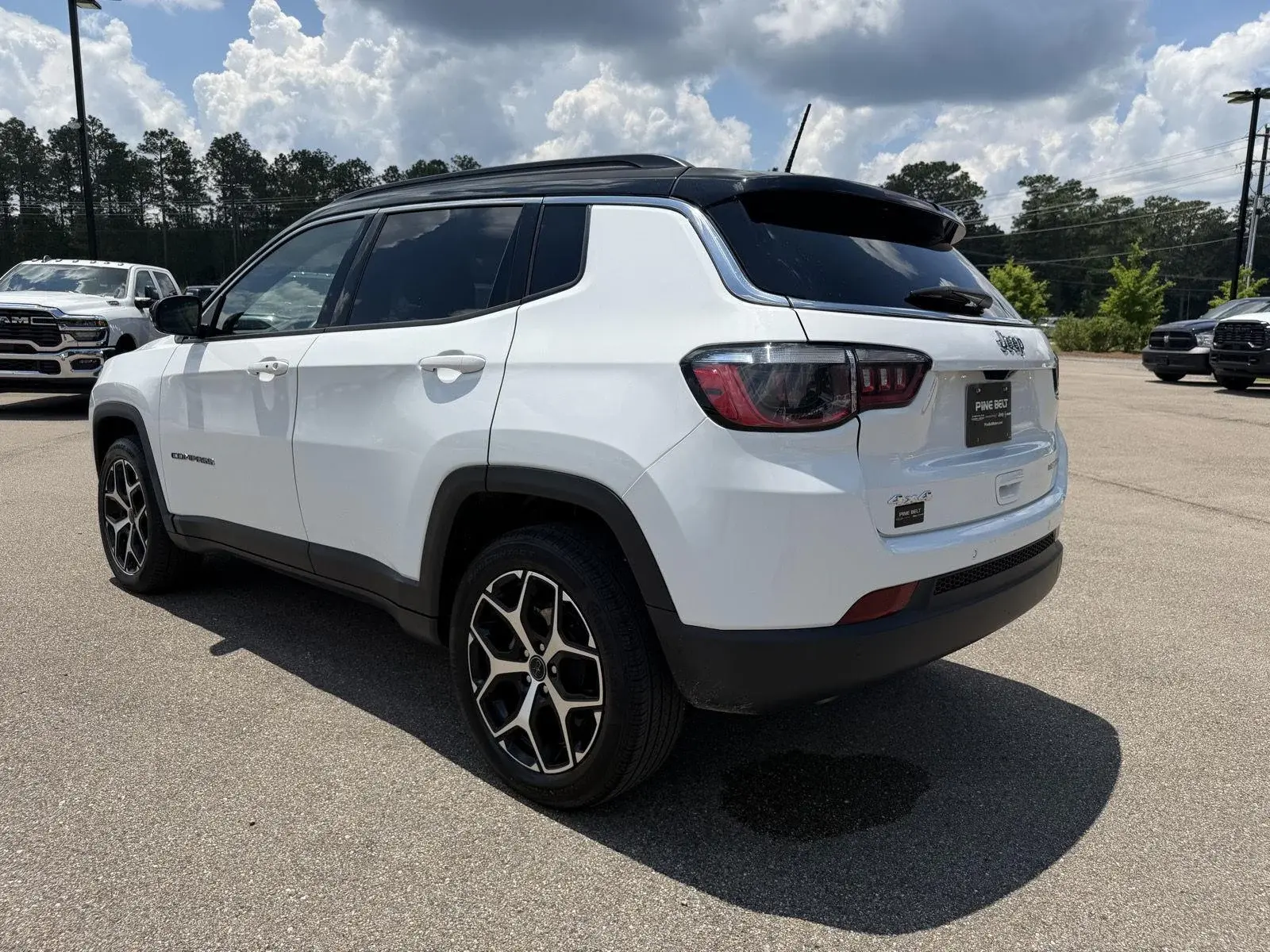 2025 Jeep Compass Limited 4X4 photo 4