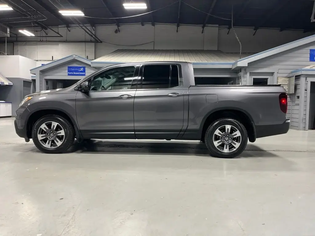 2019 Honda Ridgeline RTL AWD E photo 4