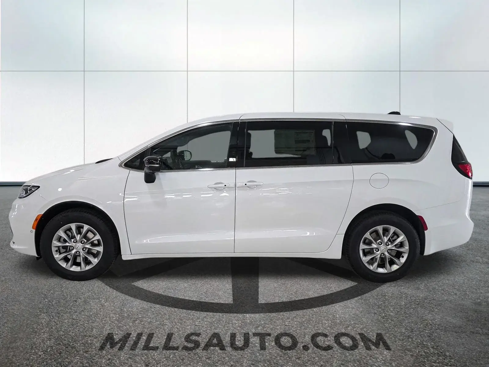 2026 Chrysler Pacifica Select AWD photo 3