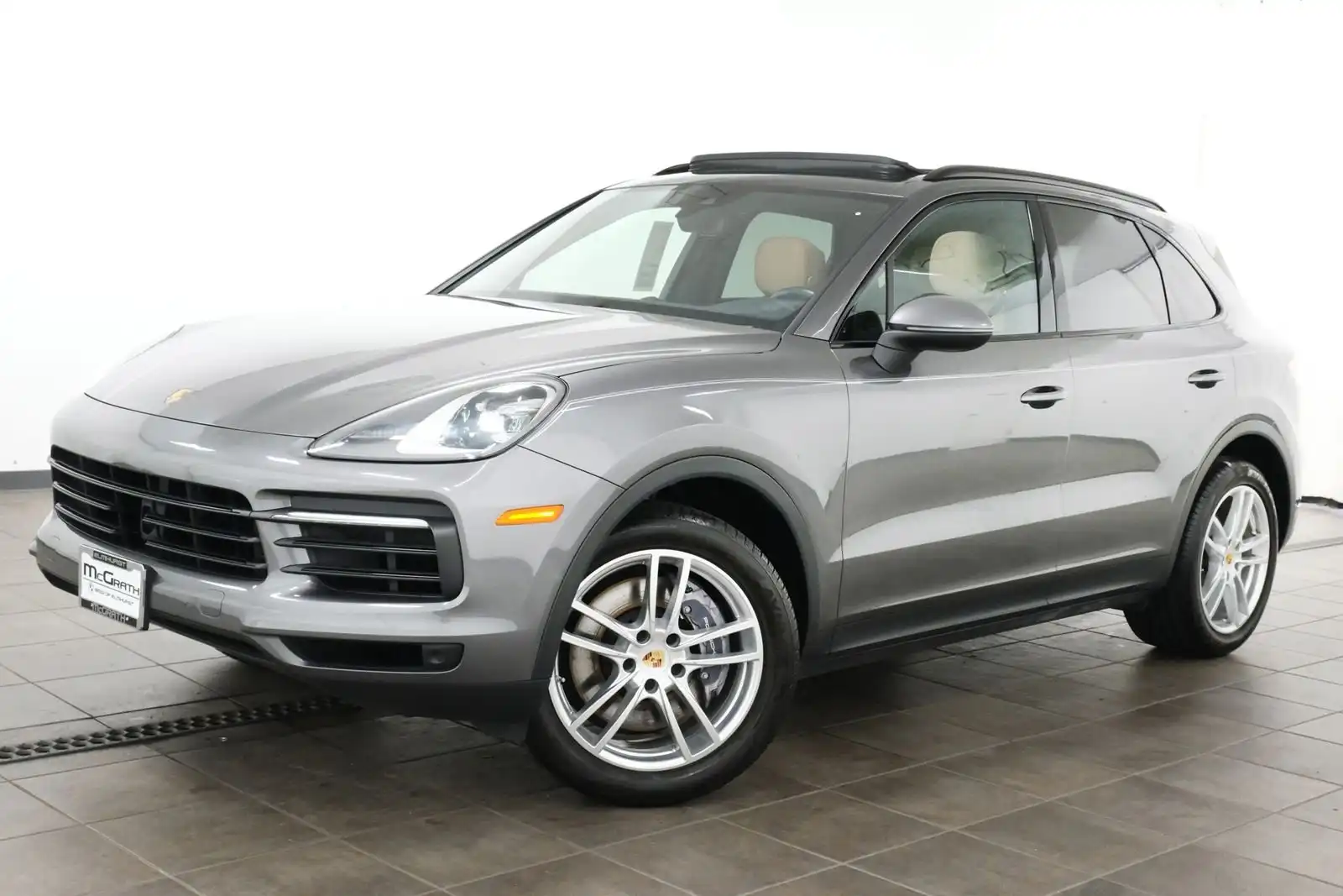 2021 Porsche Cayenne Base's photo