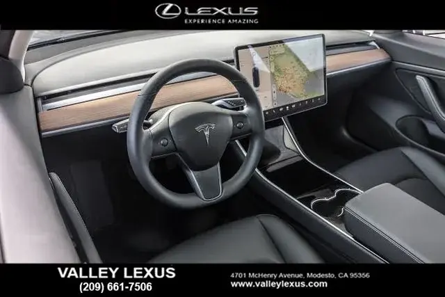 2019 Tesla Model 3 Standard Range Plus photo 4