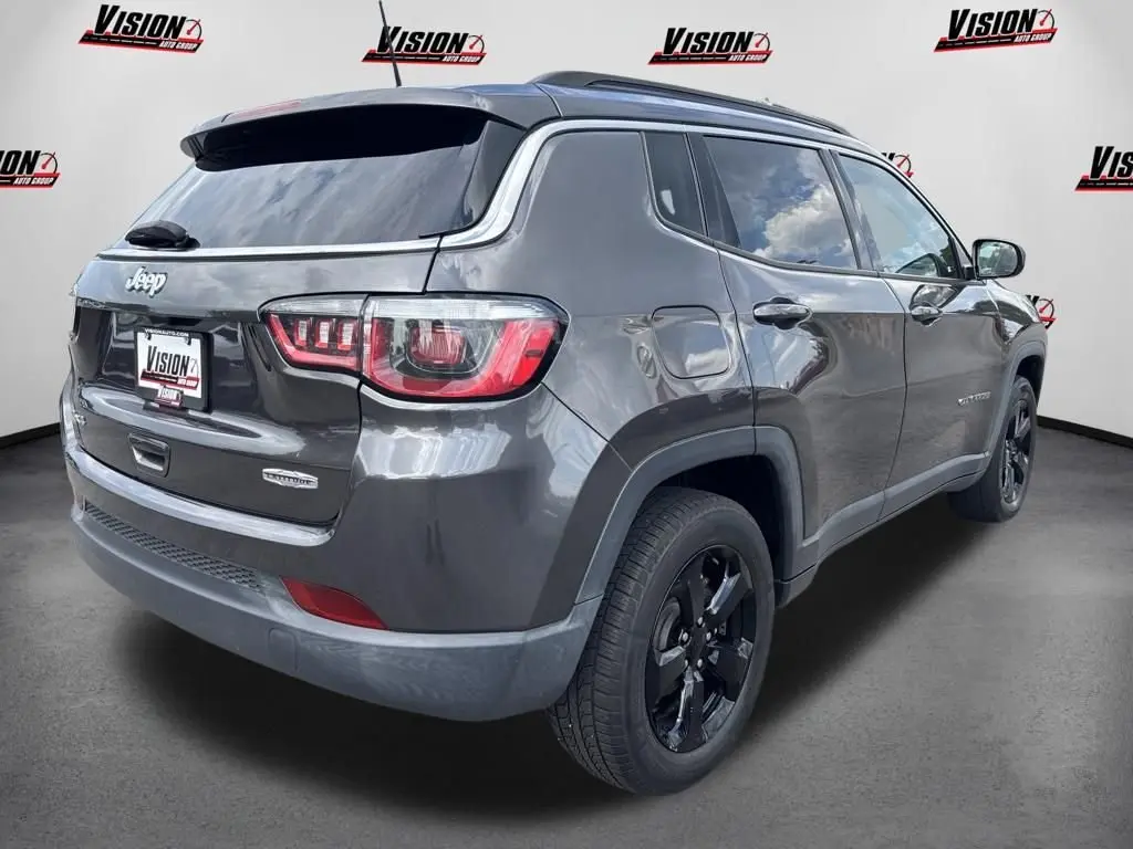 2017 Jeep Compass Latitude 4X4 photo 5