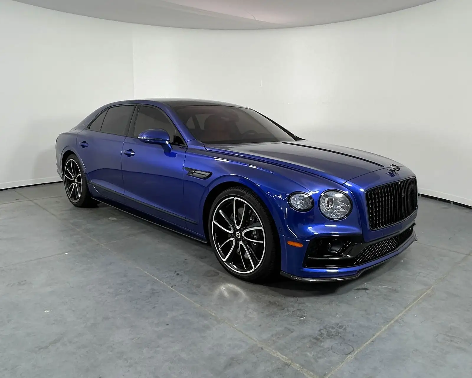 2024 Bentley Flying Spur V8 Mulliner photo 1